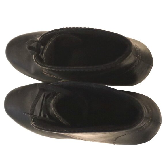 Clarks Bendables Black Leather Ankle Boots 9.5M Minimalist Grunge Cottagecore - Picture 5 of 7